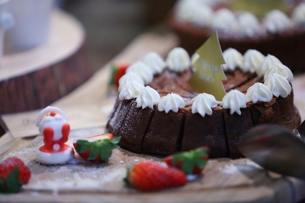～*NEW YEAR Dessert Buffet*～【限定40名】海沿いレストランが贈る　苺とチョコのデザートビュッフェ